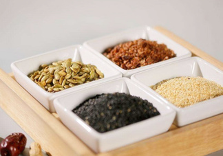 黑芝麻和白芝麻有什么區(qū)別？黑芝麻和白芝麻哪個好？