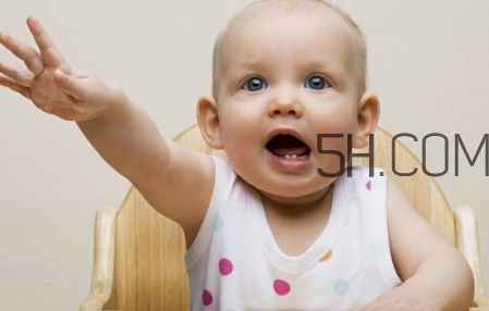 小孩夾腿怎么回事 小孩夾腿綜合癥怎么辦 小孩夾腿怎么回事 小孩夾腿綜合癥怎么辦