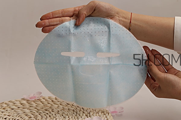 為什么每天敷面膜臉還是干 每天貼面膜為什么臉還是干 為什么每天敷面膜臉還是干 每天貼面膜為什么臉還是干