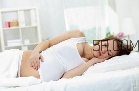 羊水早破的原因是什么？羊水早破能順產(chǎn)嗎？