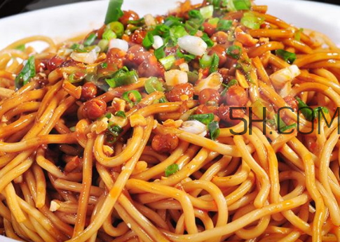 熱干面用芝麻醬還是花生醬 熱干面用什么醬 熱干面用芝麻醬還是花生醬 熱干面用什么醬