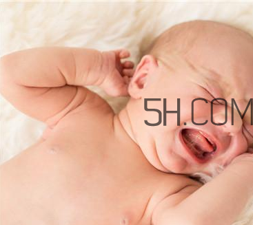 嬰兒肚臍眼鼓出來(lái)是怎么回事？蚊蟲叮咬嬰兒應(yīng)該怎么辦？