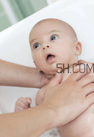 嬰兒癲癇病的早期癥狀有哪些？嬰幼兒貧血吃什么好呢？