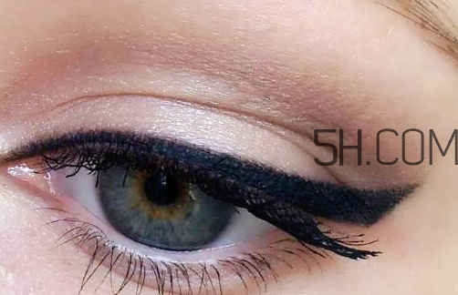 essence眼線筆怎么用？essence眼線筆怎么樣？