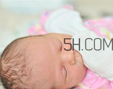 寶寶上早教有什么好處？寶寶缺鐵的癥狀有哪些？