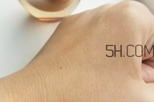 海藍(lán)之謎鎏金精華怎么用？海藍(lán)之謎鎏金精華使用心得