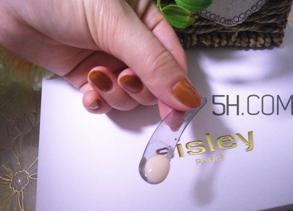 希思黎美頸霜是什么？希思黎美頸霜多少錢？