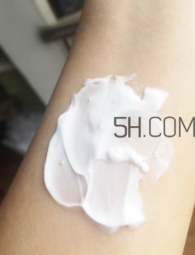 伊麗莎白雅頓身體乳怎么樣？伊麗莎白雅頓身體乳好用嗎？