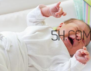 嬰兒夜哭怎么辦？嬰兒臉上起小紅點如何護理？