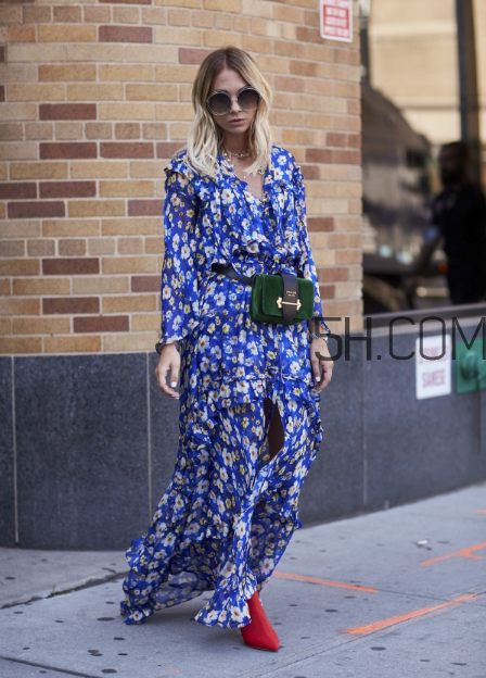 碎花連衣裙怎么搭配？碎花連衣裙搭配圖片