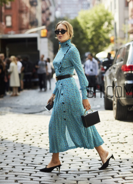 碎花連衣裙怎么搭配？碎花連衣裙搭配圖片