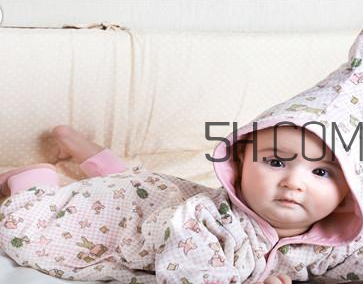 寶寶發(fā)燒嘔吐怎么辦？寶寶斜視怎么辦？