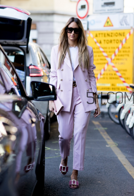 粉色西裝怎么搭配？粉色西裝搭配圖片