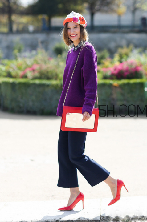 針織衫配闊腿褲好看嗎？針織衫和闊腿褲怎么搭配？