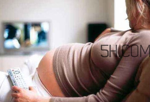 胎膜早破B超能看出來嗎？胎膜早破和羊水破了的區(qū)別