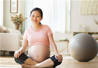 孕婦中晚期什么睡姿最好？孕婦豆?jié){做法