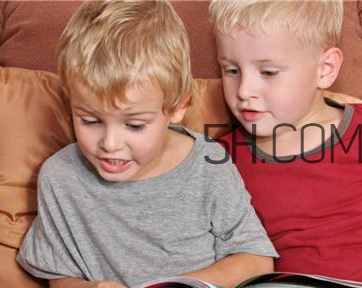 幼兒嘴巴長泡疹怎么辦才好？小兒腦癱與發(fā)育遲緩一樣嗎？