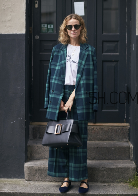 格子西裝里面怎么搭配？格子西裝內(nèi)搭穿什么？