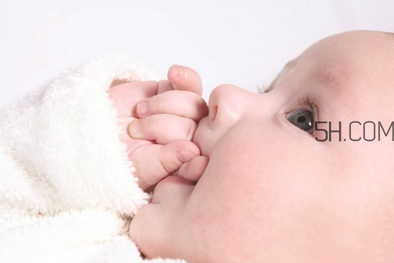 嬰兒濕疹癥狀有哪些？小孩手腳冰冷怎么辦？