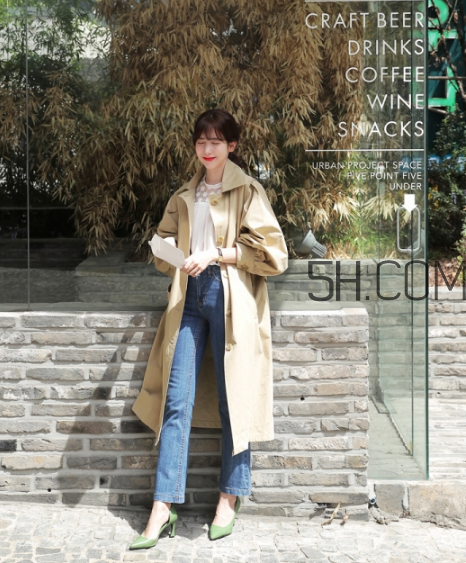 卡其色風(fēng)衣配什么鞋子？卡其色風(fēng)衣搭配鞋子圖片