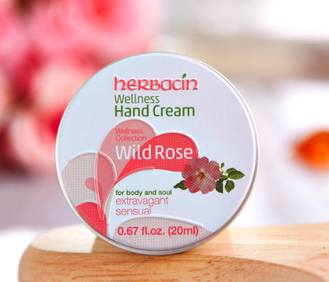 herbacin賀本清護(hù)手霜鐵盒裝怎么樣？哪個(gè)顏色好？