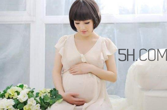 孕婦牙齦發(fā)炎腫痛怎么辦？早孕白帶有什么變化？