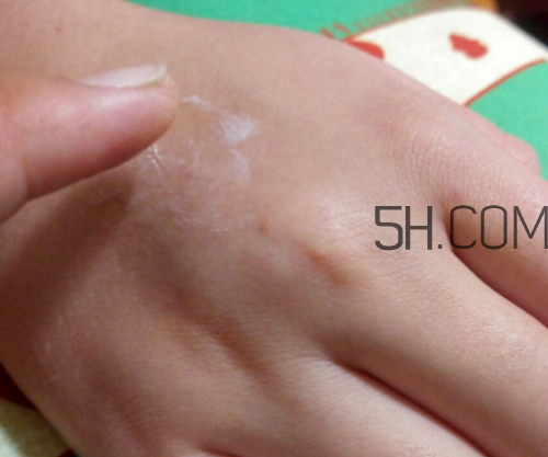 丸美眼部舒悅精華霜多少錢？丸美眼部舒悅精華霜怎么樣？