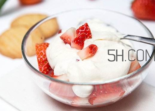 淡奶油和奶油是什么區(qū)別？淡奶油可以做什么