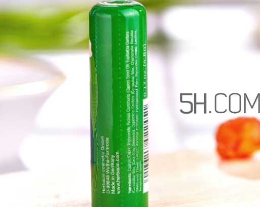 herbacin賀本清小甘菊唇膏怎么樣？小甘菊唇膏使用心得