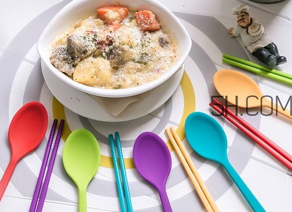 教會(huì)寶寶自己吃飯，你做到這些了嗎？