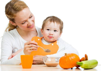 教會寶寶自己吃飯，你做到這些了嗎？