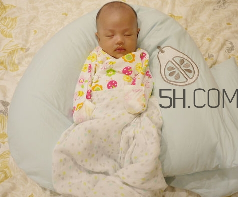 哺乳枕有必要買嗎？哺乳枕有用嗎？