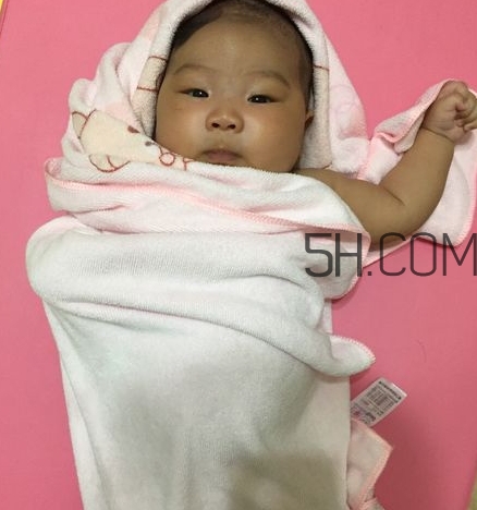 如何正確給寶寶洗澡？給寶寶洗澡水溫多少度？