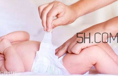 紙尿布和布尿布有什么區(qū)別？紙尿布和布尿布哪個好？