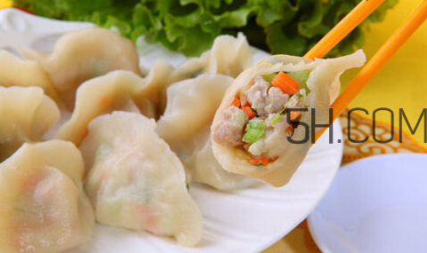 為什么餃子煮熟了會浮起來？餃子煮多久才熟？