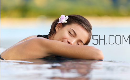 哪種游泳姿勢(shì)對(duì)頸椎有好處？游泳時(shí)耳朵進(jìn)水了怎么辦？