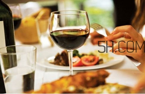 葡萄酒是不是時(shí)間越長(zhǎng)越好？葡萄酒是甜的嗎