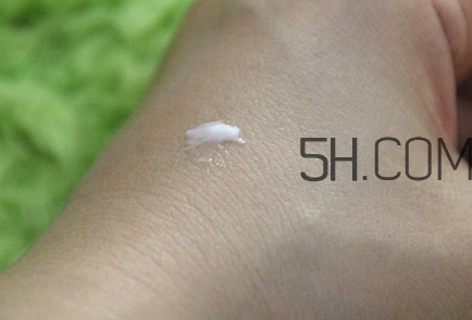 嬌韻詩有幾款眼霜？嬌韻詩眼霜哪款好用