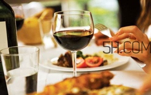 喝葡萄酒有什么好處？自制葡萄酒有什么危害