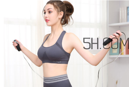 運(yùn)動(dòng)前吃什么好？跳繩減肥會(huì)瘦胸嗎？