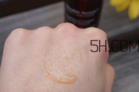 嬌韻詩(shī)黃金雙瓶和雅詩(shī)蘭黛小棕瓶哪個(gè)好_對(duì)比