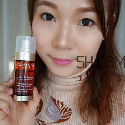 嬌韻詩(shī)黃金雙瓶和雅詩(shī)蘭黛小棕瓶哪個(gè)好_對(duì)比