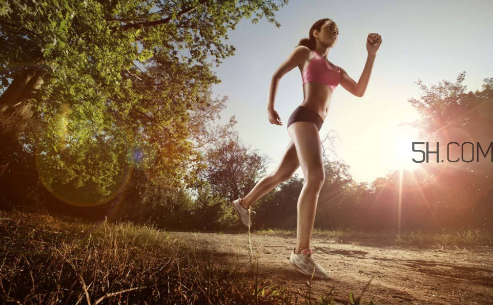 穿松糕鞋能跑步嗎？早上跑步夠長高嗎？