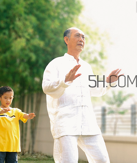 頸椎病是怎么引起的？頸椎病是怎樣形成的？