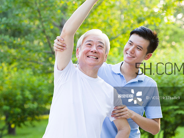 頸椎病能游泳嗎？頸椎病能引起胸疼嗎？