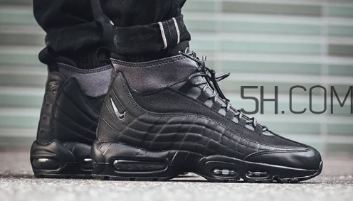 nike air max 95 triple black黑魂配色上腳效果怎么樣？