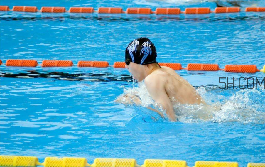 游泳后要滴眼藥水嗎？游泳后馬上吃東西好嗎？