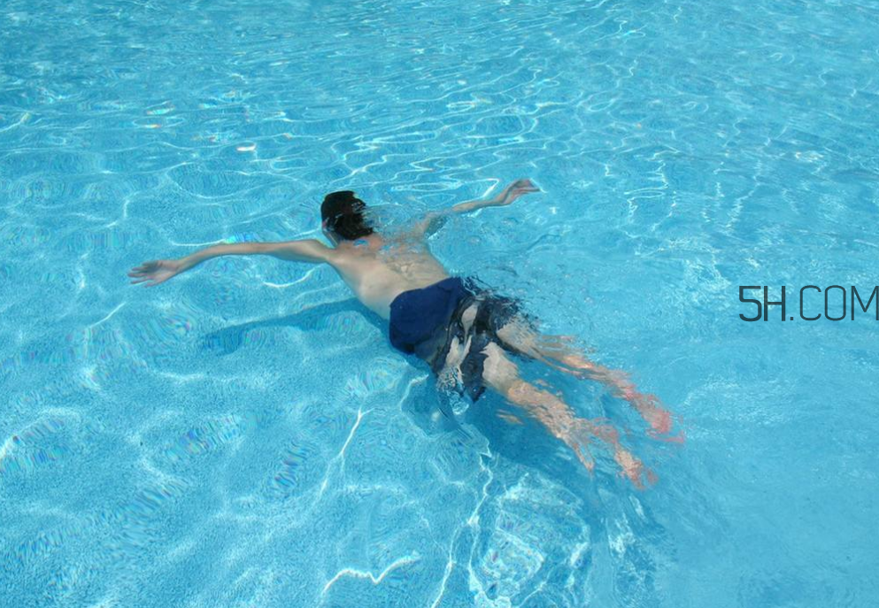 游泳后要滴眼藥水嗎？游泳后馬上吃東西好嗎？