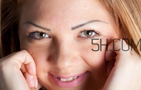 雅頓眼霜怎么樣 雅頓眼霜膠囊如何使用 雅頓眼霜怎么樣 雅頓眼霜膠囊如何使用