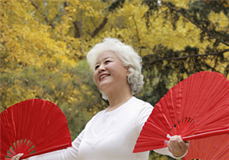 頸椎病能游泳嗎？頸椎病能引起胸疼嗎？